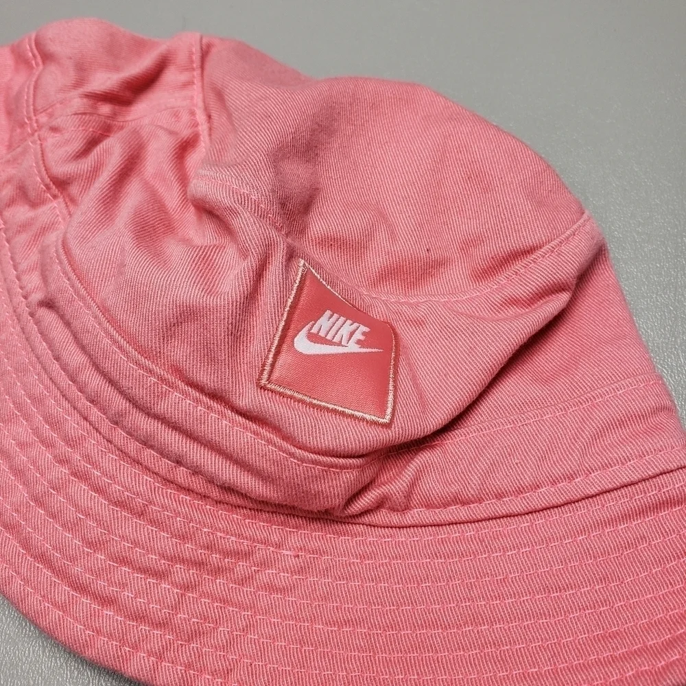 nike girls pink bucket hat size 4-7 years